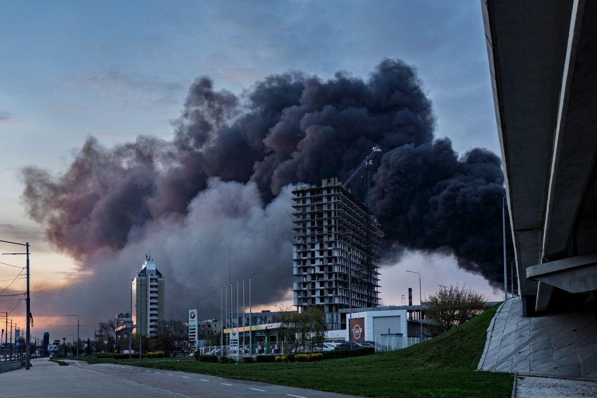 assets.bwbx.io image