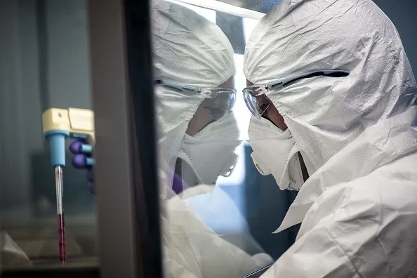 A French lab seeks an effective treatment against the coronavirus.