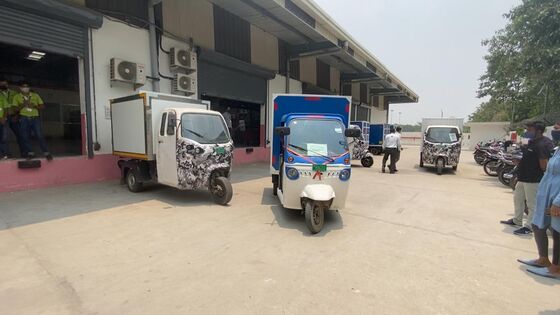 Amazon, Flipkart Leading India EV Transition Run Into Roadblocks
