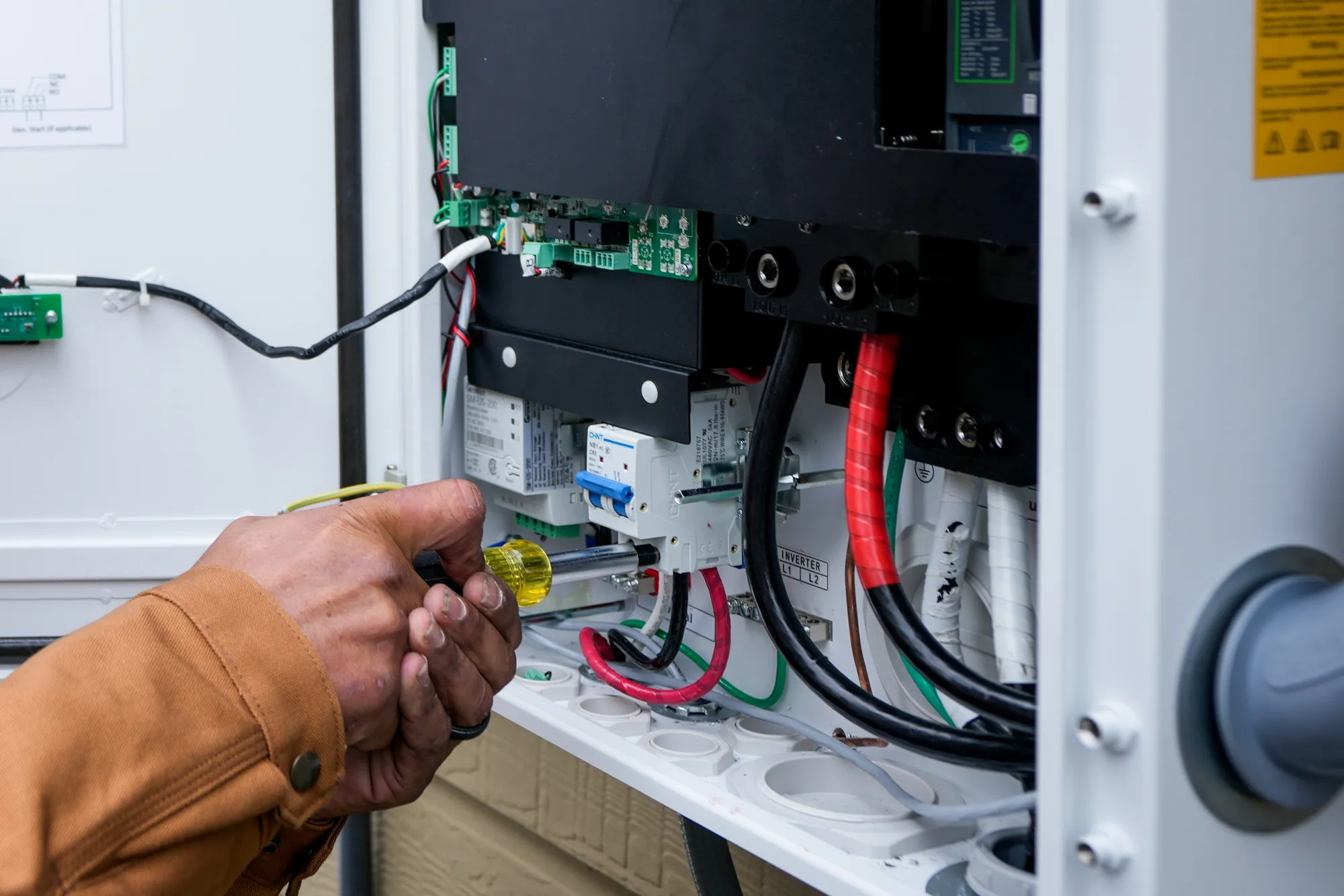 Why Americans Are Adding Home Batteries at a Record Pace - Bloomberg