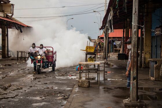 Virus Takes Root in Venezuela Oil Town Already in Collapse