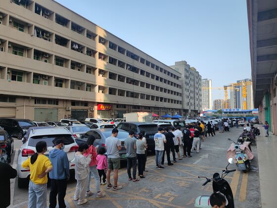 China Locks Down Shenzhen, Jilin as Cases Spread: Virus Update