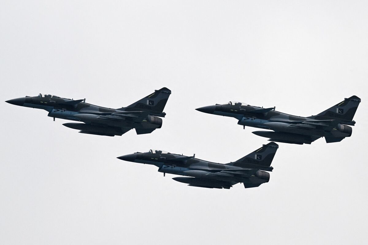 India Air Force Chief Claims Five Pakistan Jets Downed in May Clash