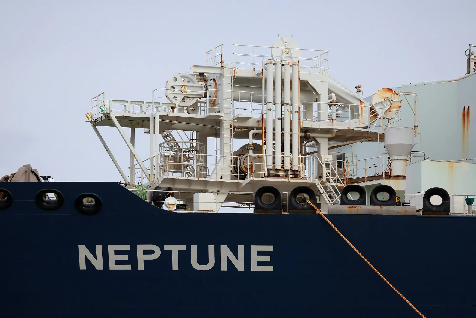 Neptune LNG floating storage regasification unit