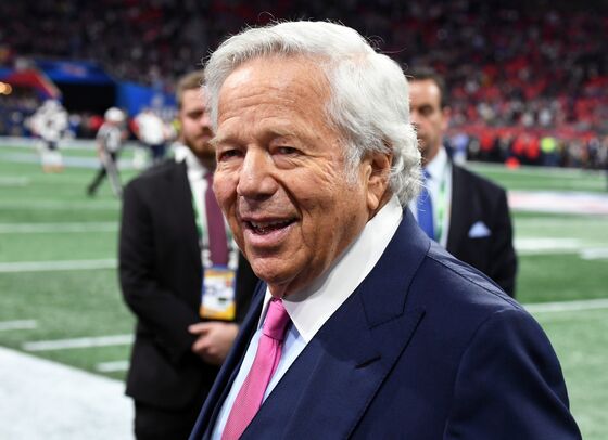 Patriots Owner Is Trump Dinner Guest Despite Prostitution Charge