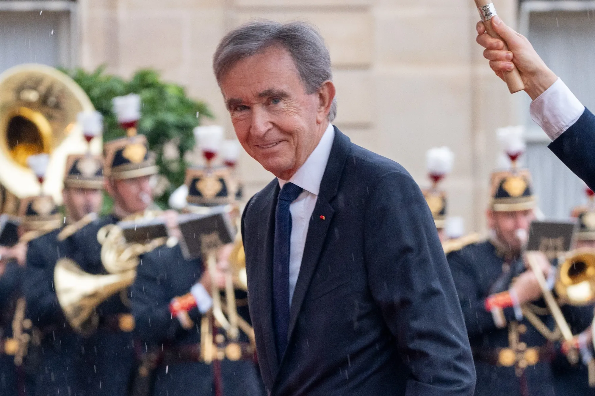 Arnault Tightens His LVMH Control With $1.6 Billion Buying Spree - Bloomberg