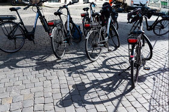 Italy’s $1,000 Bicycle Bailout Pits Recovery Against Inequality