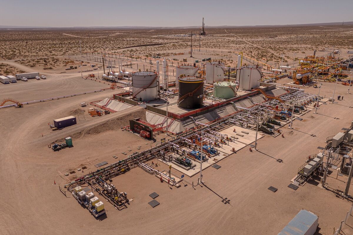 Argentina Shale Exporter Vista Jumps 5.1% as Thiel Reports Stake