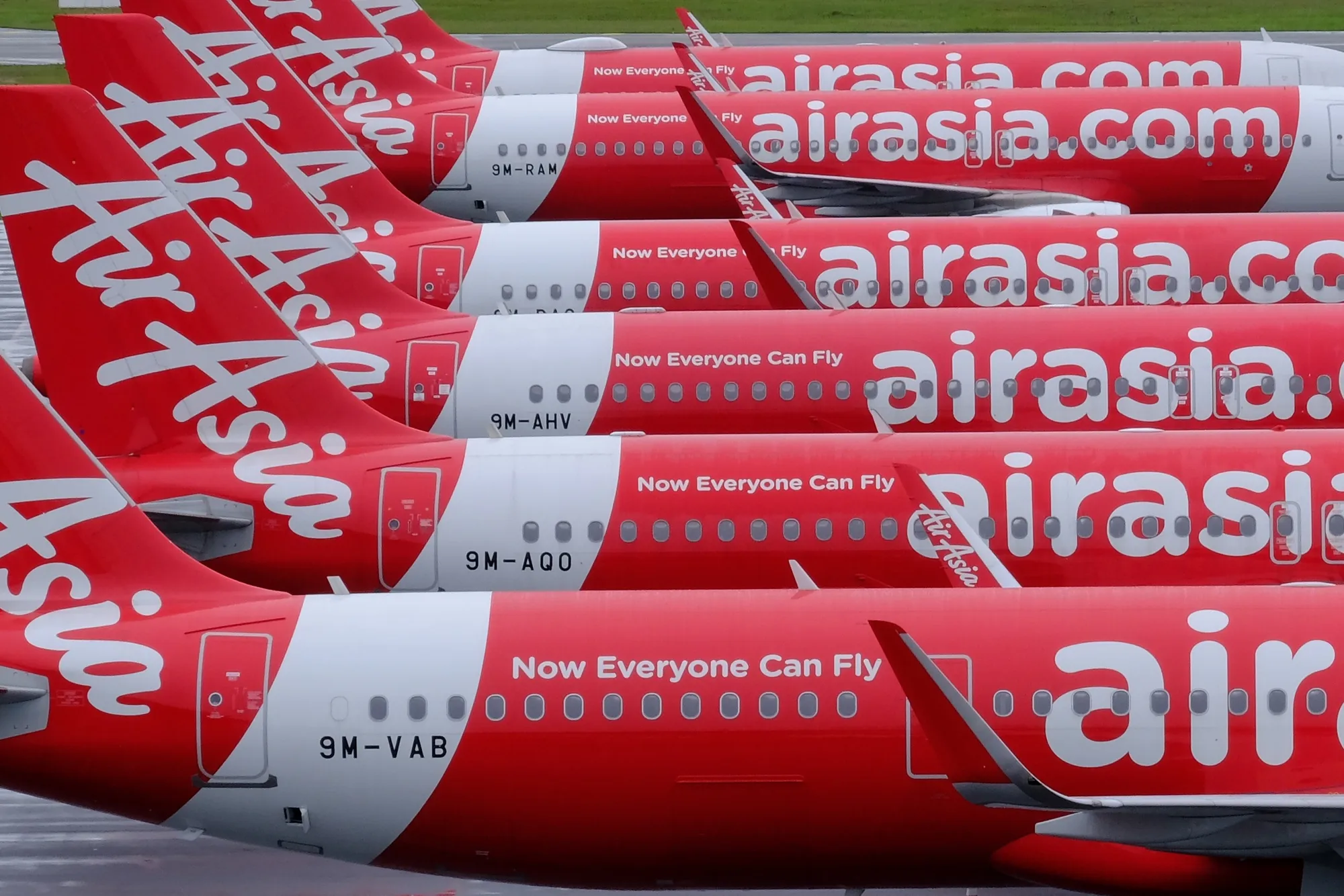 AirAsia Said to Plan Middle East Hub in Bahrain as Part of Global Growth  Push - Bloomberg