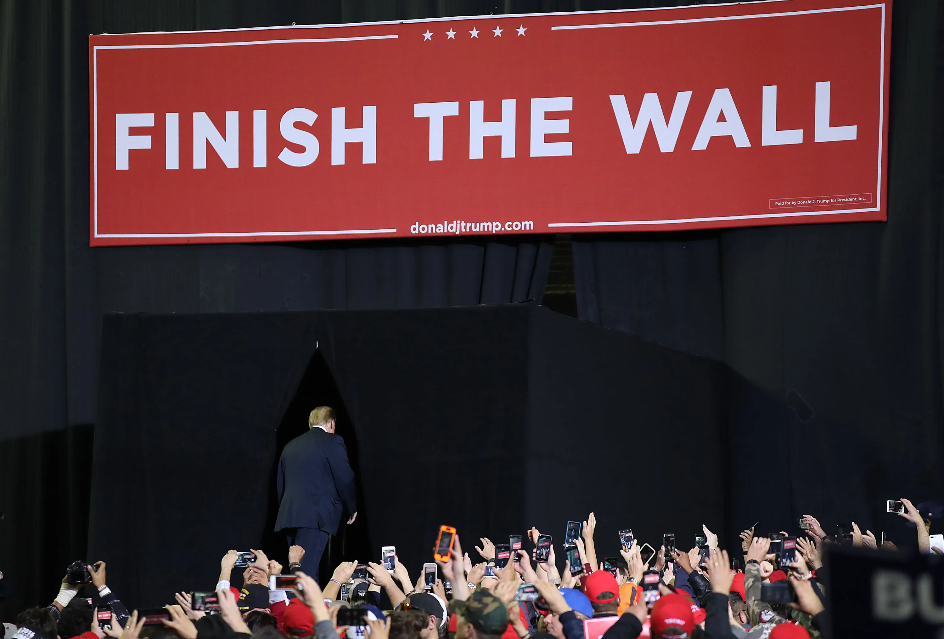 Not the crowd he needs.