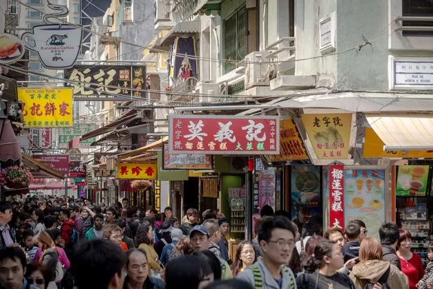 Xi's Corruption Crackdown Hits China's Restaurants