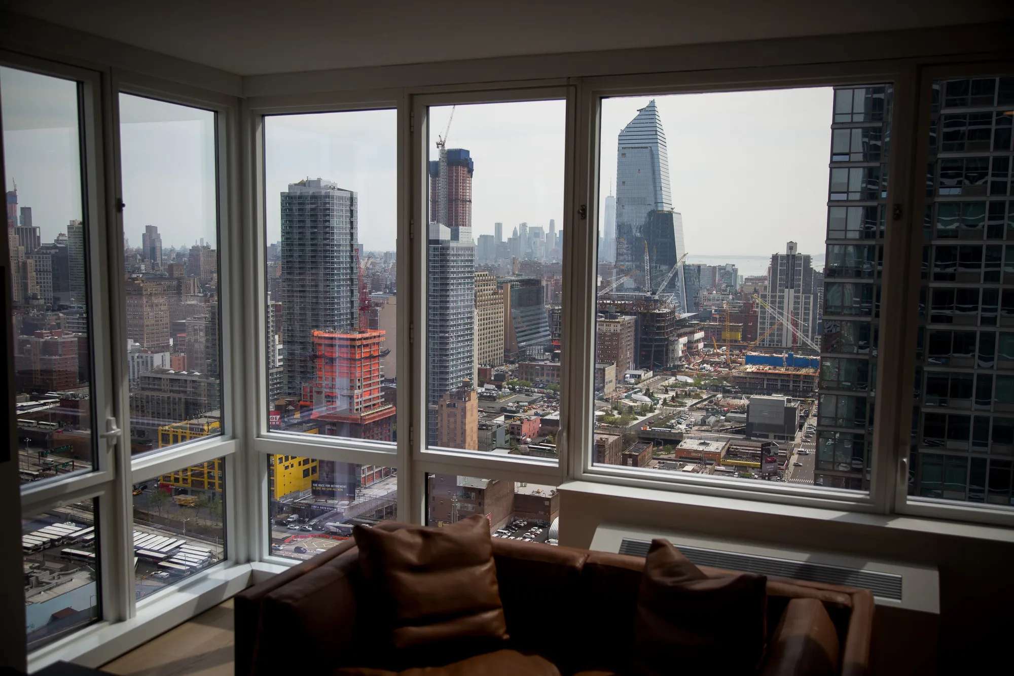 Manhattan's Latest Tower Heats Up Hudson Yards Race for Tenants 