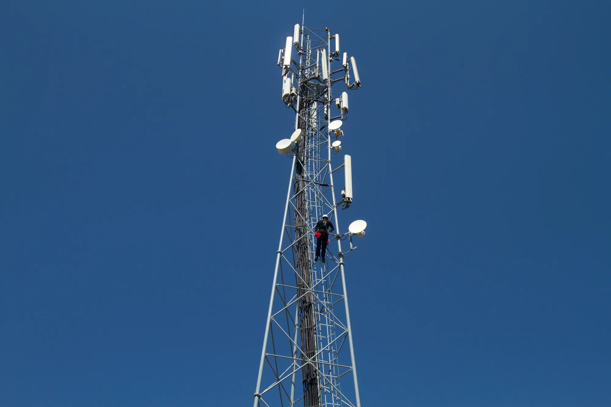 Cellular Phone Mast Maintenance