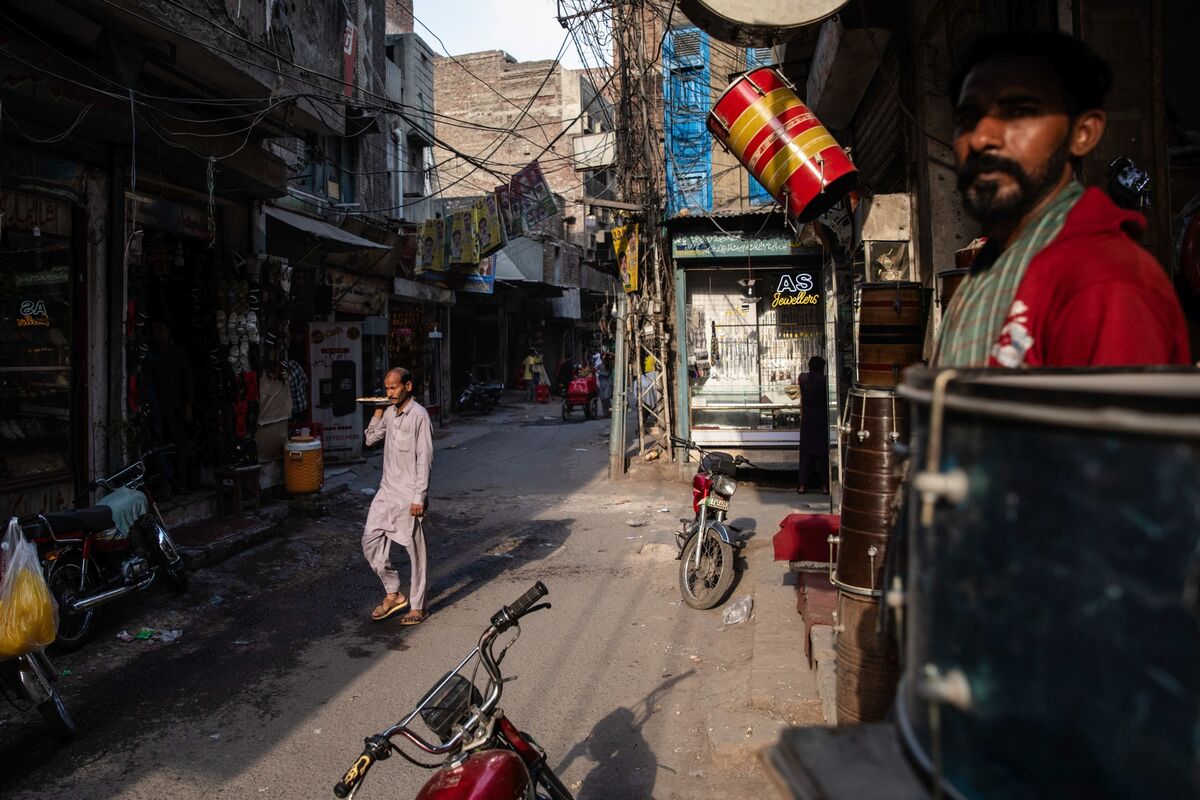 Fitch Upgrades Pakistan Rating After IMF-Backed Reforms