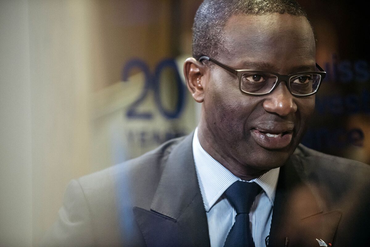 credit-suisse-leaders-cut-their-bonuses-40-after-backlash-bloomberg