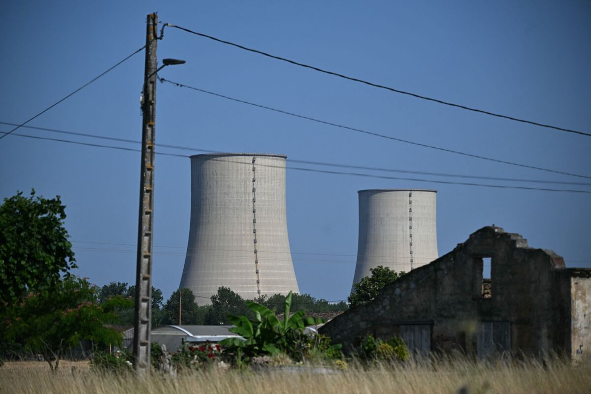 EDF Turns to Oil-Fired Power in France as Heat Curtails Nuclear