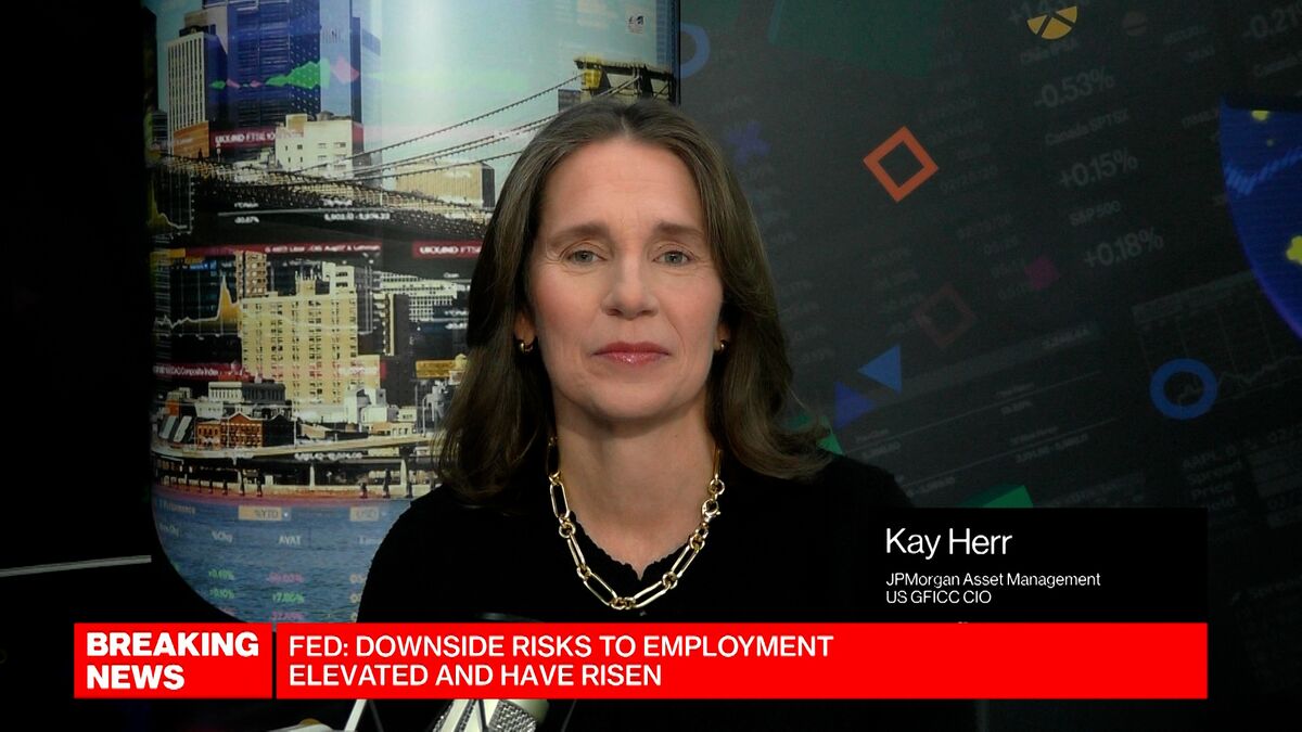 Earnings in Focus in Absence of Data: Herr