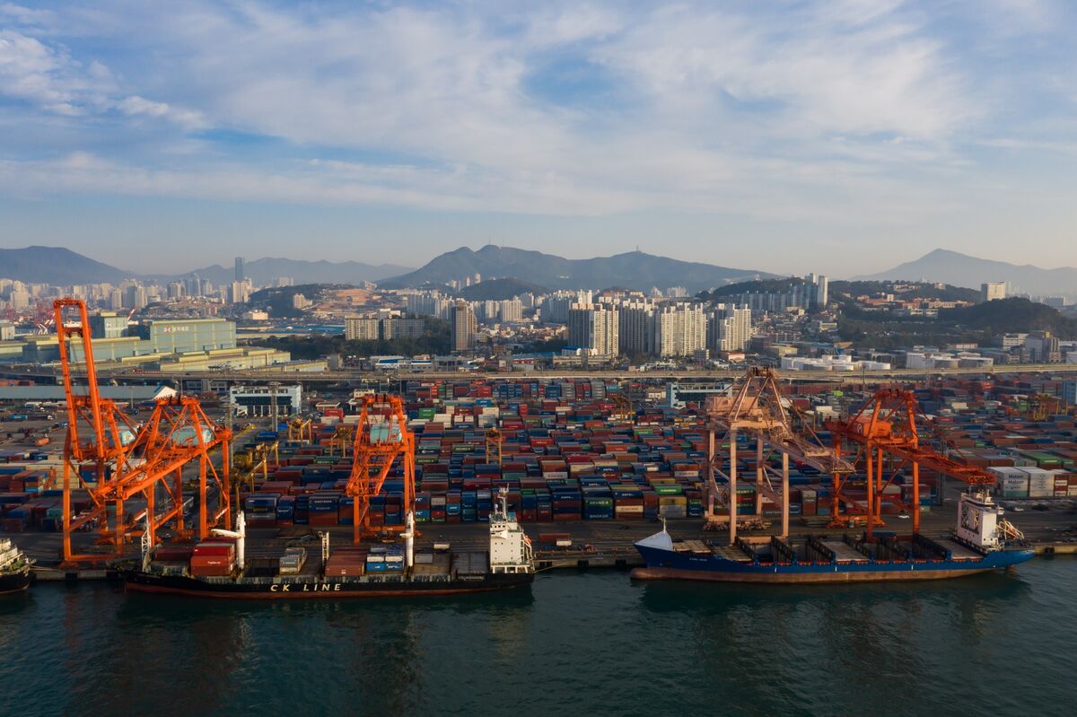 Asia's Growth Outlook Masks Growing Regional Divergence