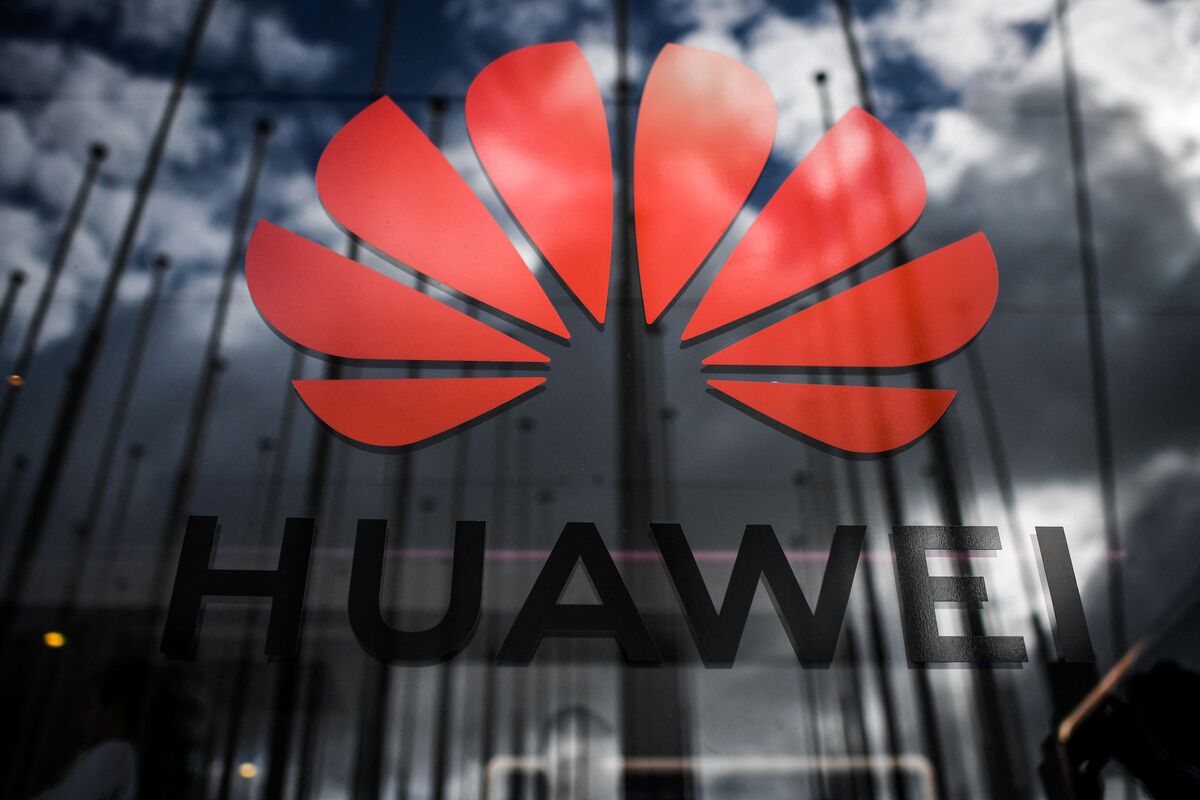 China Vows ‘Forceful Measures’ After Taiwan’s Huawei Export Curb