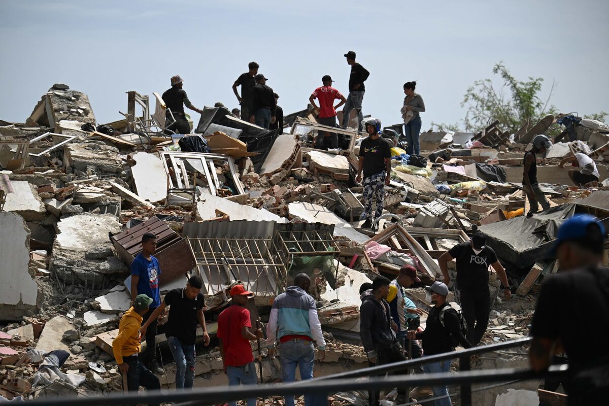 Screams Echo as Venezuela Searches for Survivors After Quakes