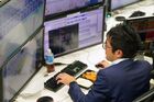 Yen Traders on Alert for Intervention as 150 per Dollar Beckons