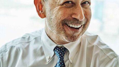 Lloyd Blankfein tweets photographic proof that he once had hair