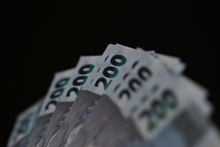 Cash Lost After Plane Crash Prompts Paraguay Raids: Ultima Hora