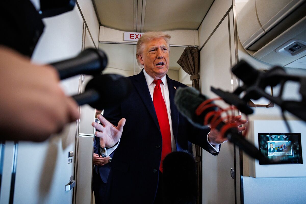 Trump Says US Must Respond to Iran Attack on Military Helicopter