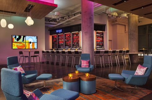 The bar at Aloft's Boston Seaport location.