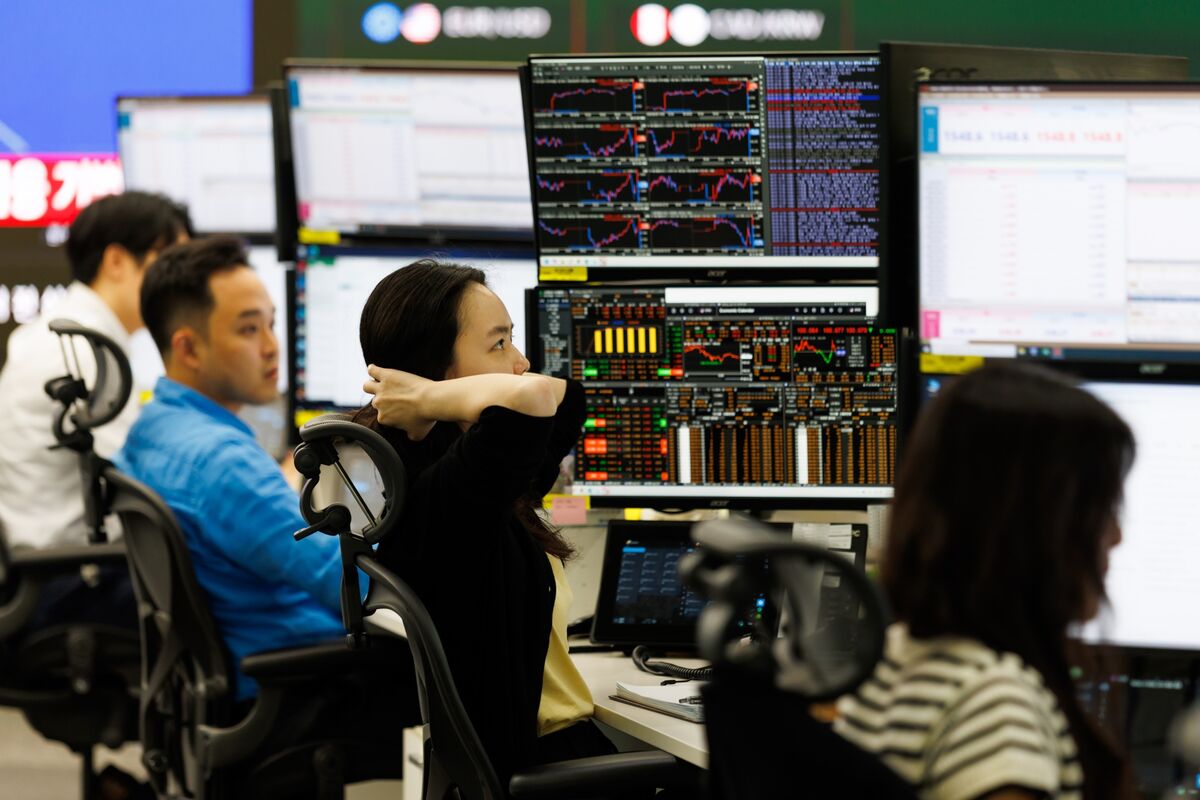 Unease Over Korea Leveraged ETFs Grows as Lawmakers Demand Fix