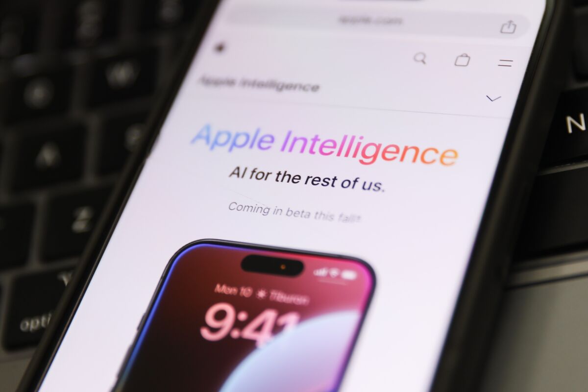A look at Apple's slow rollout of AI features, impressive visionOS 2 beta, plans for thinnest, lightest devices in tech, including a phone in the iPhone 17 line (Mark Gurman/Bloomberg)