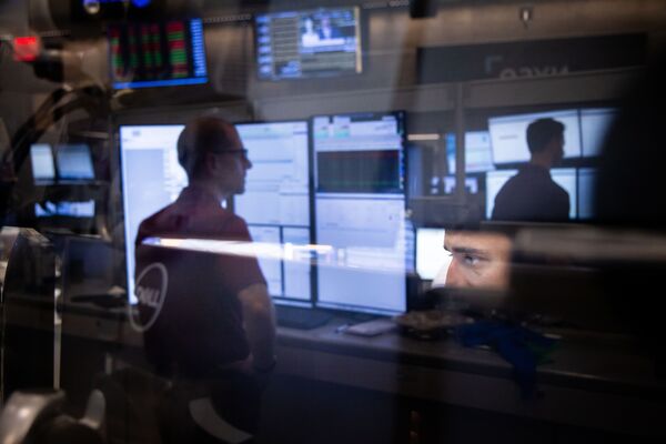 US Stocks Gain As Fed’s Waller Offers Hope On July Rate Cut