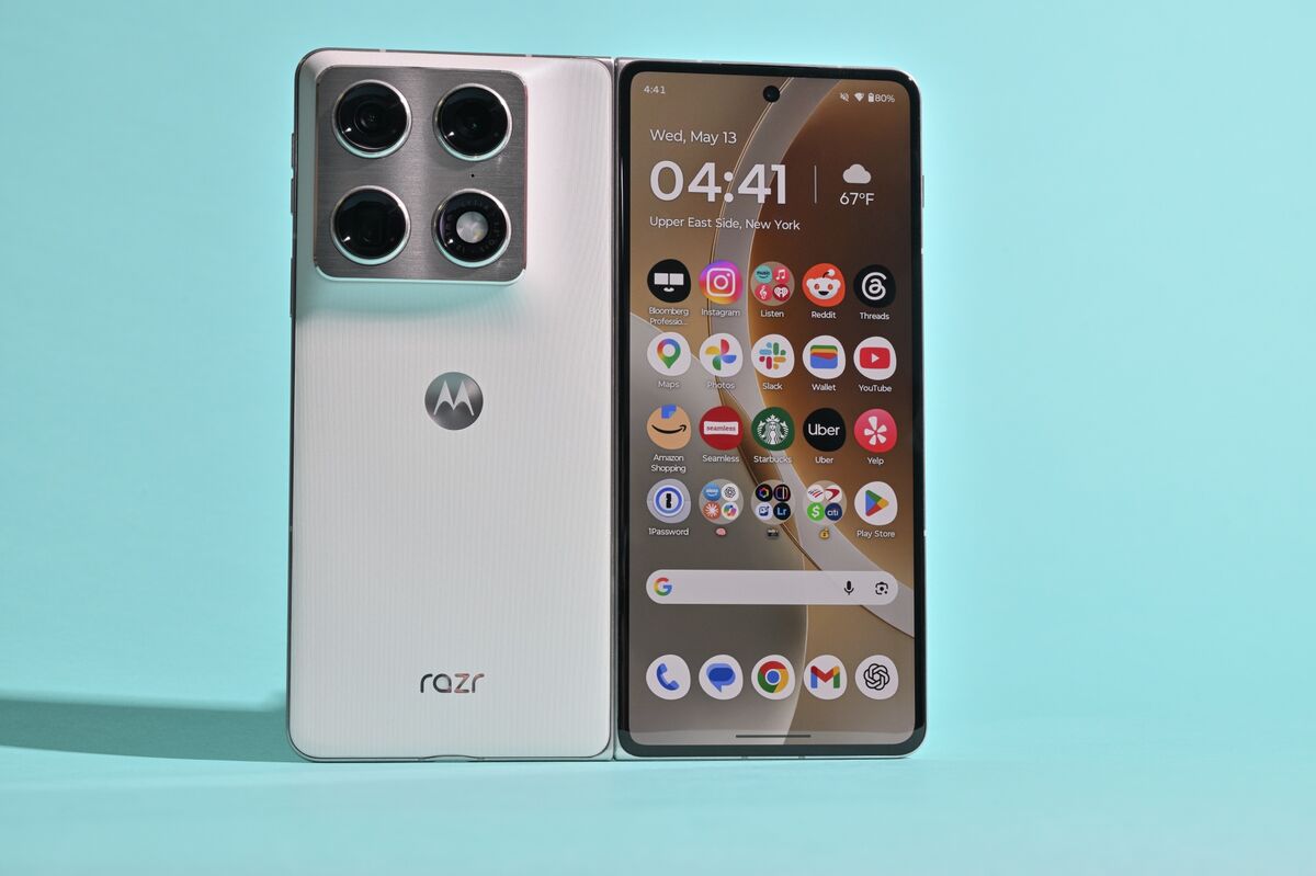Motorola’s Razr Fold Is a Solid Phone Arriving at the Worst Time