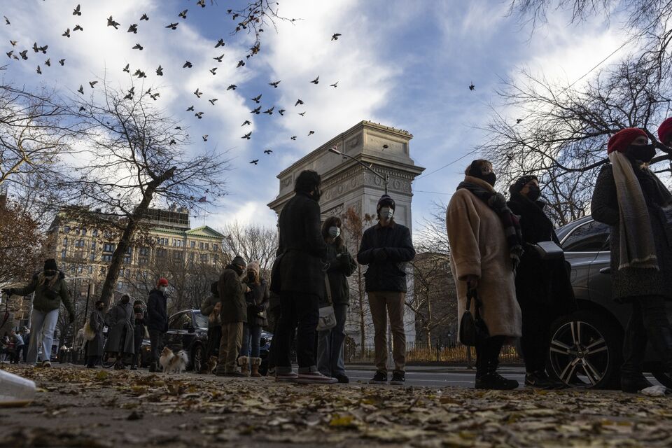 New York Shatters Daily Covid Record With 85,476 New Cases Bloomberg