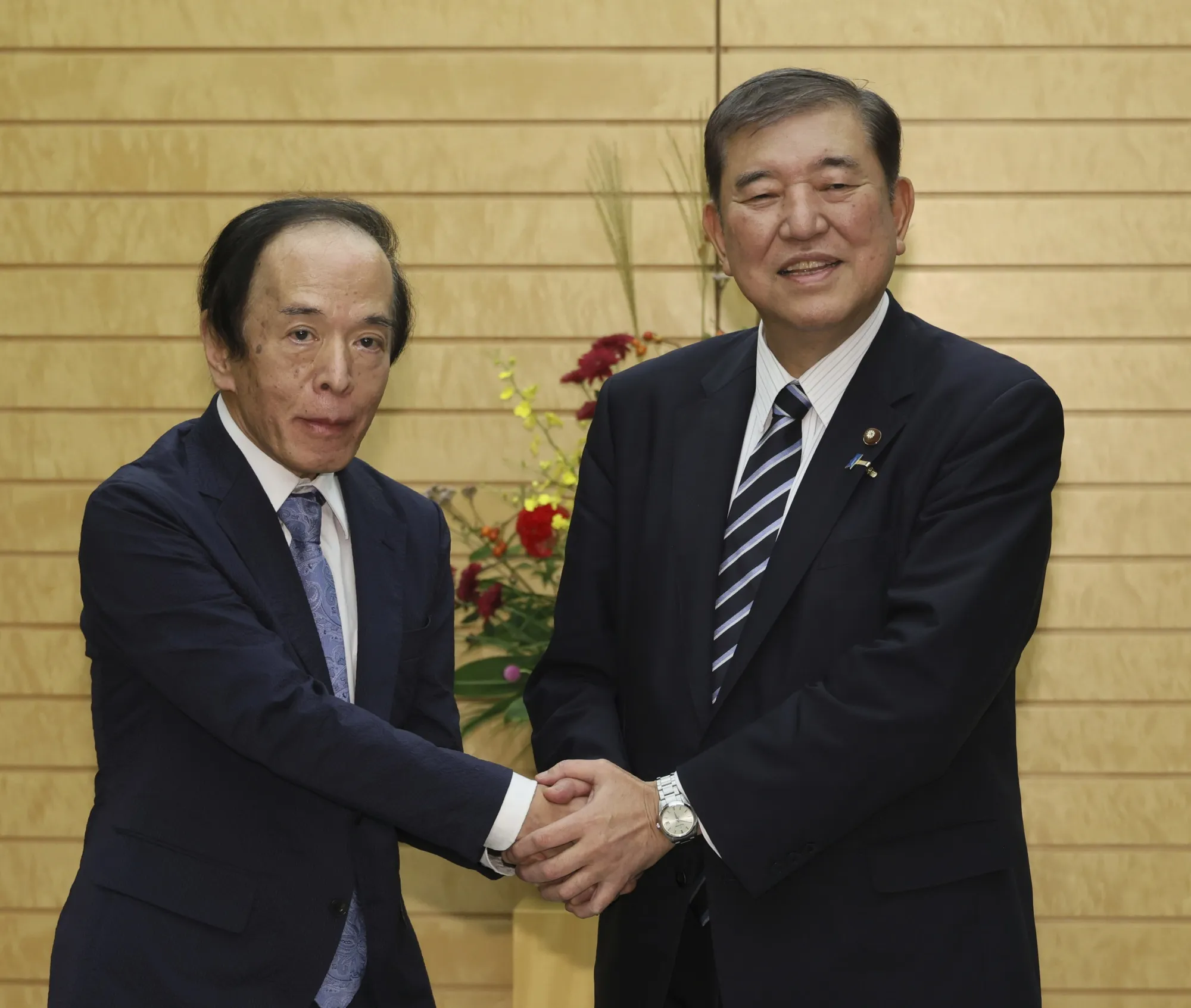 Shigeru Ishiba, right, and Kazuo Ueda in Tokyo on Oct. 2.