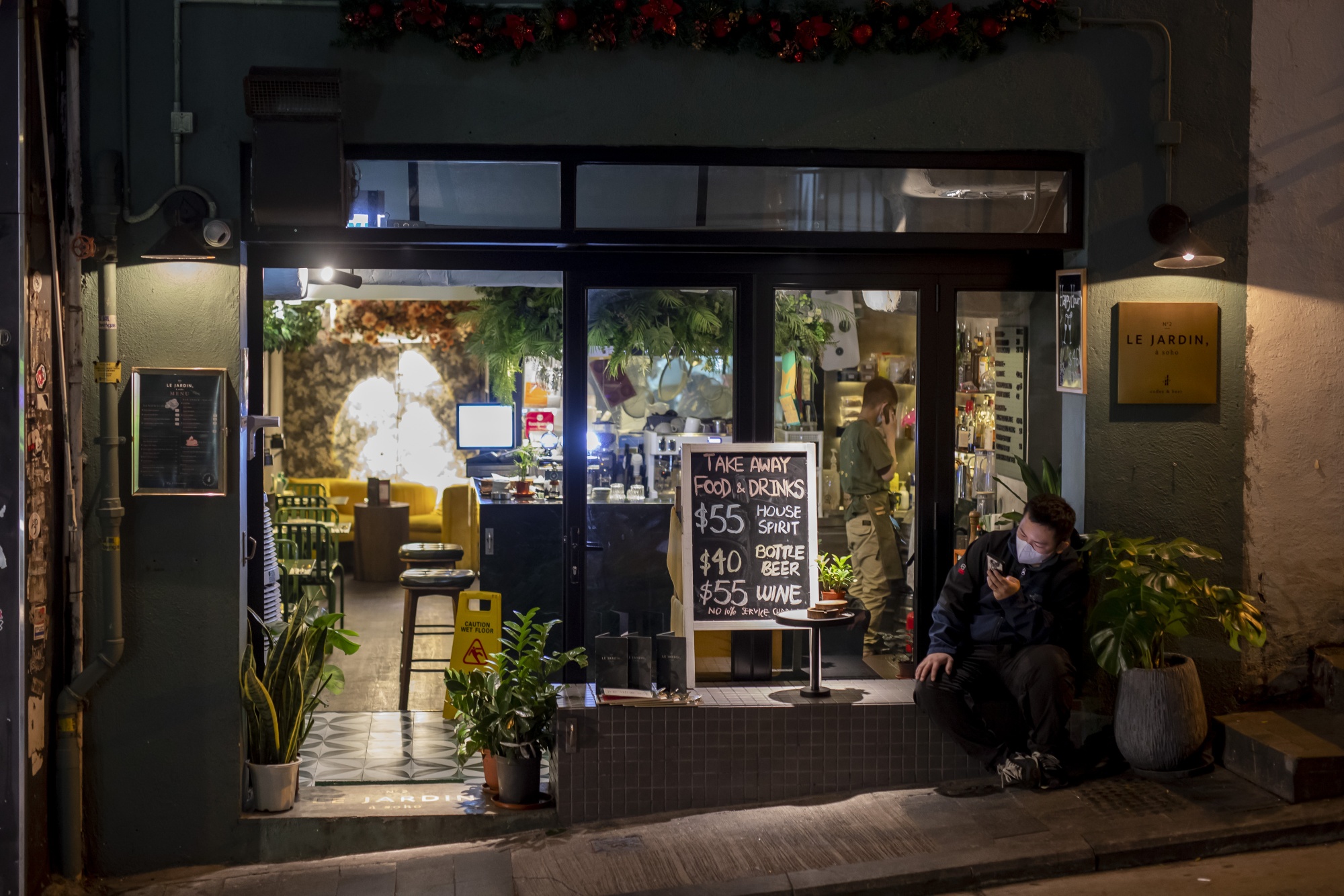 Hong Kong’s Growth Slows as Omicron Spread Weighs on Economy Bloomberg