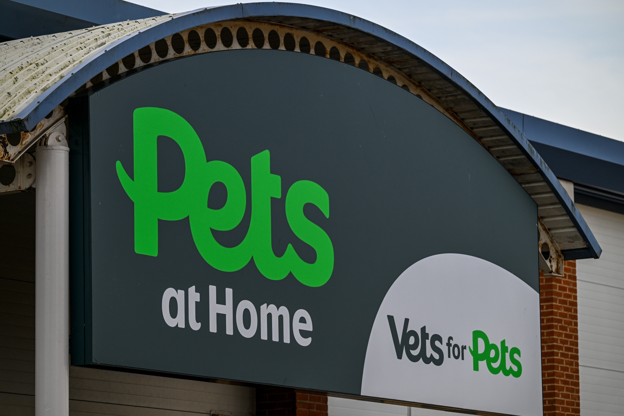 Practice Profile: Vets4Pets St James' Road, image size:2000x1333