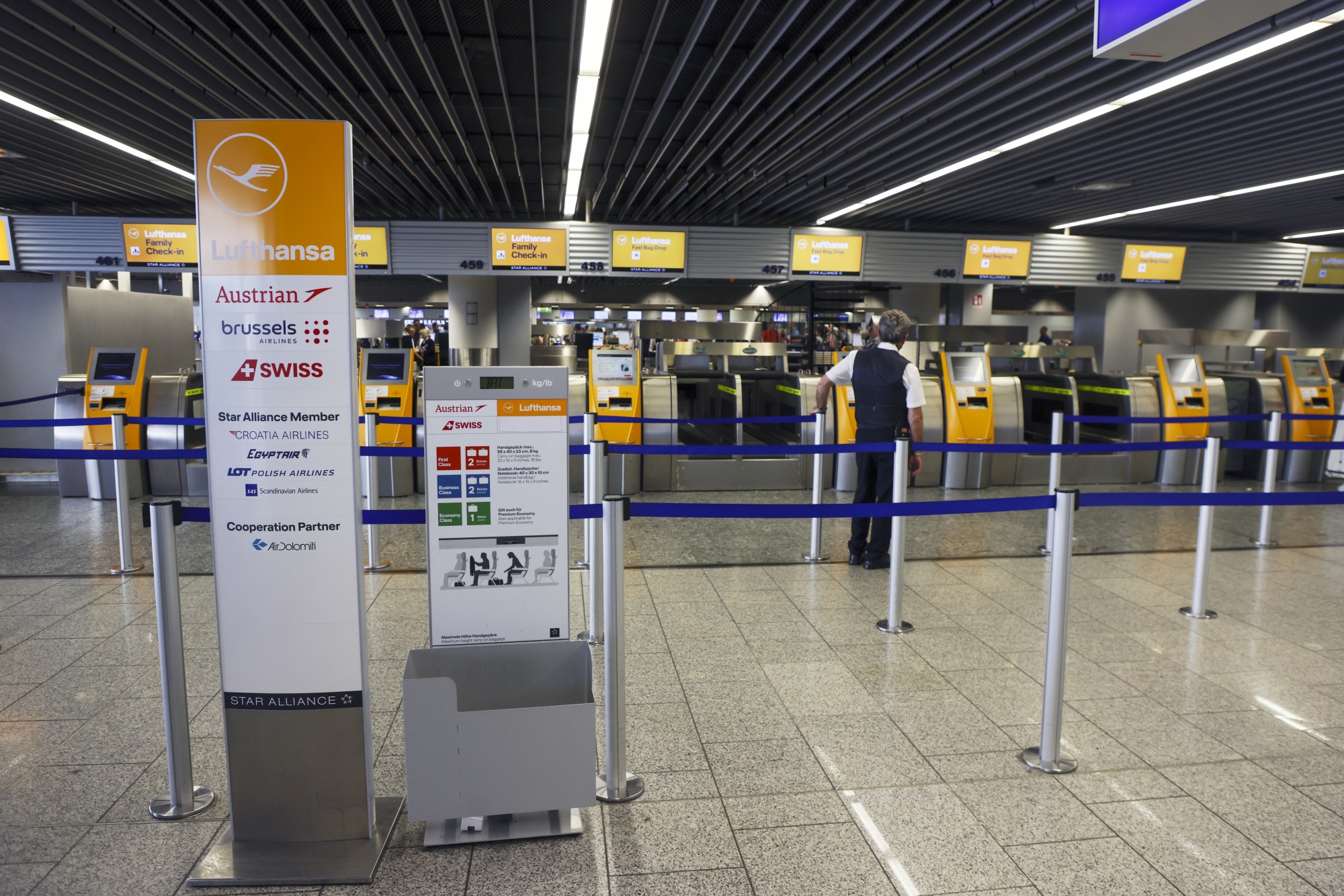 Austrian Airlines CDG Terminal - Paris Charles de Gaulle Airport