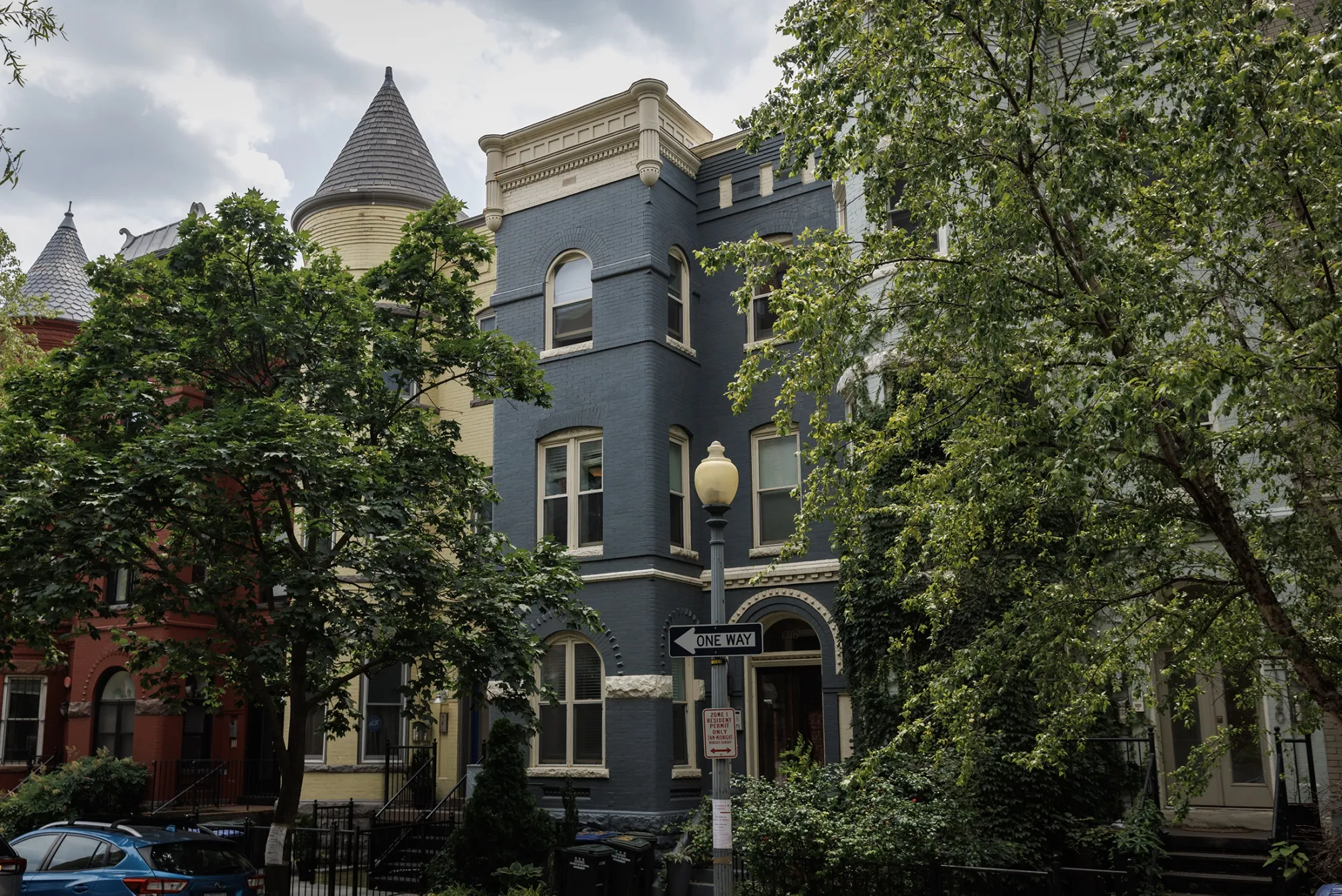 Real Estate Deal Raises Questions About Oversight of Bank Lifeline Lender  FHLB - Bloomberg