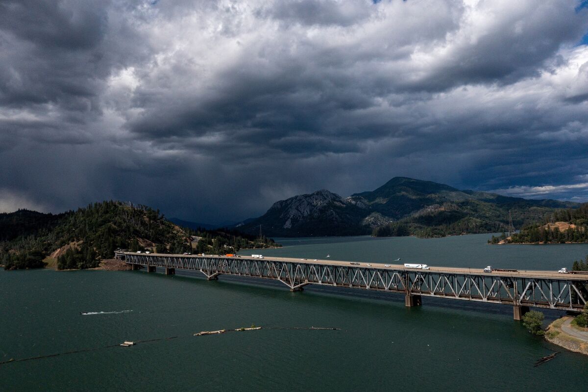 California Water Supplies Are Still Brimming as El Niño Looms - Bloomberg