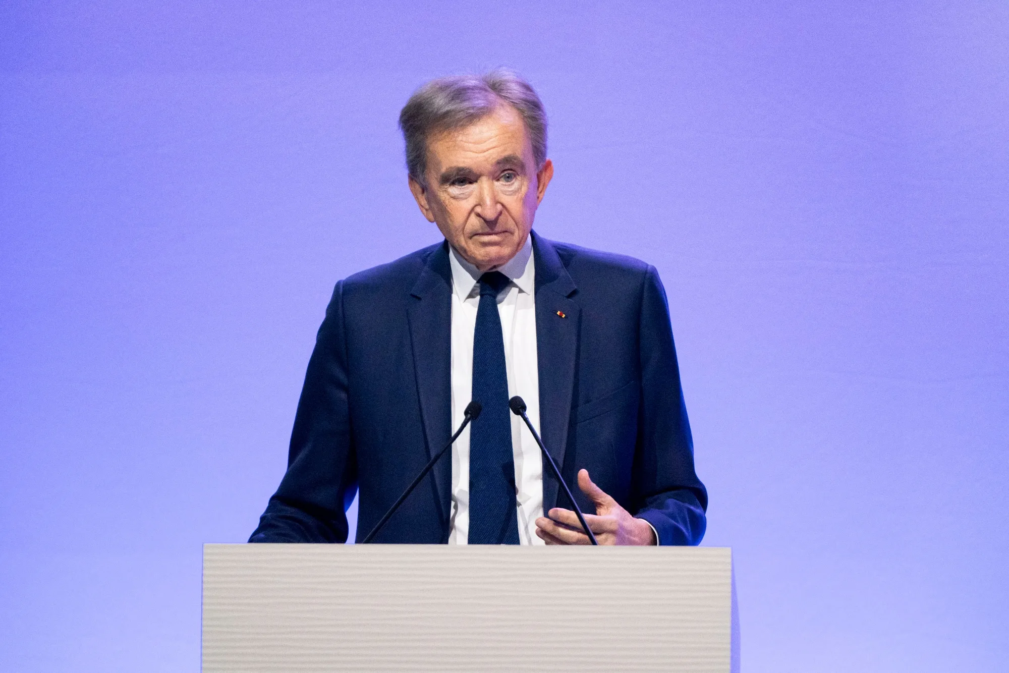 Arnault, French CEOs Slam High Taxes and Red Tape as Economy Slows -  Bloomberg