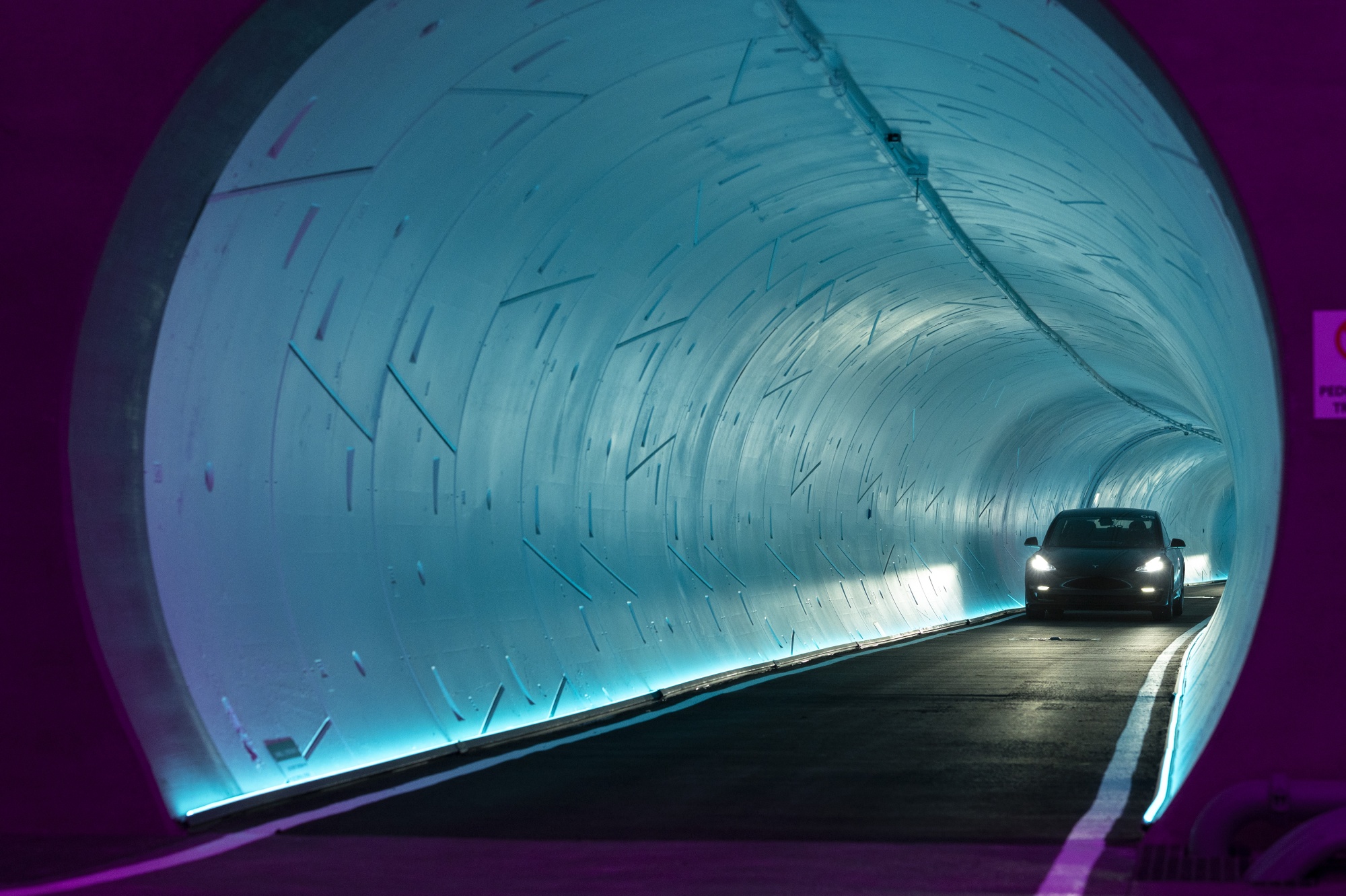 Taking a Ride in the Vegas Loop (Tesla Tunnel) 