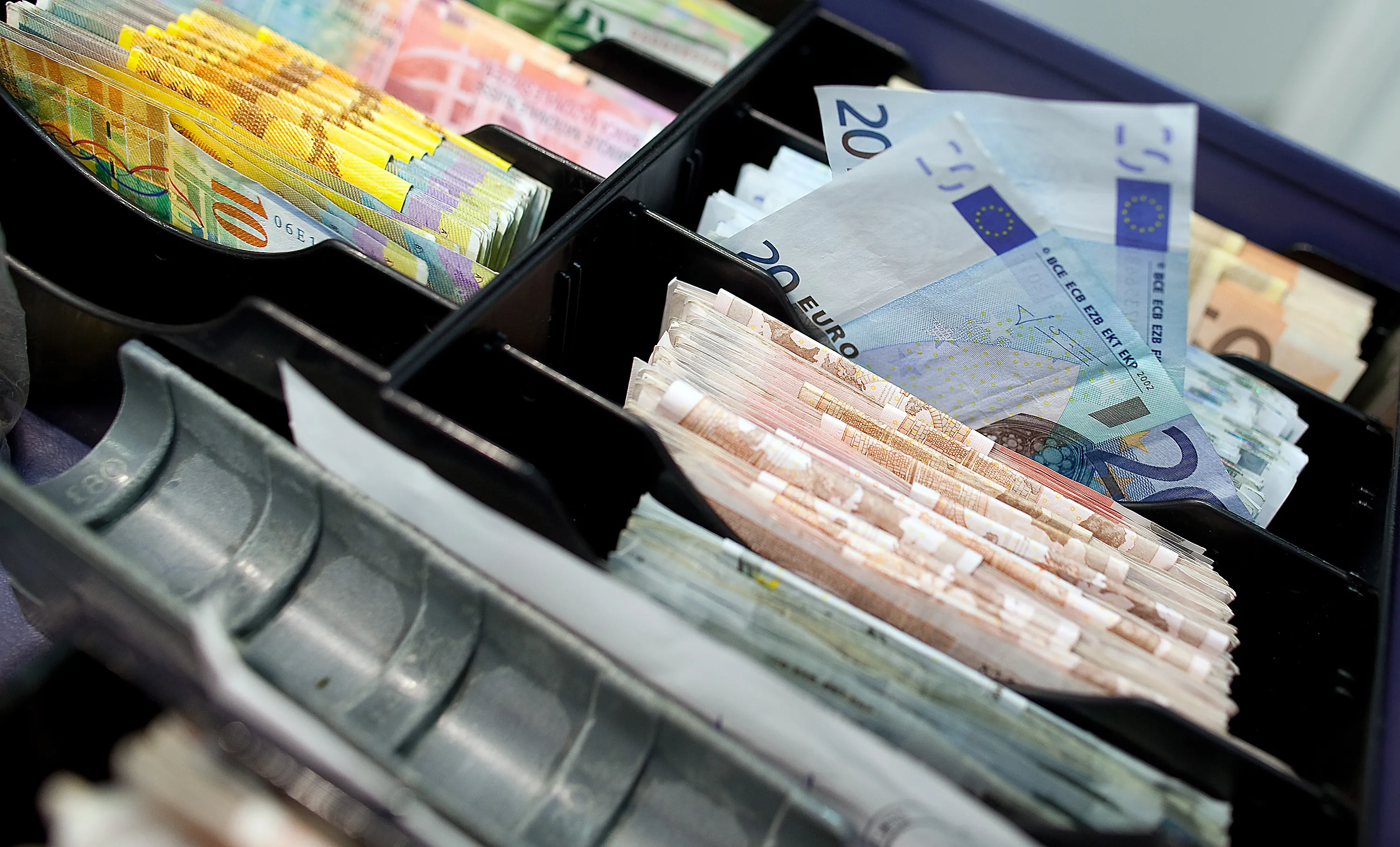 ECB Seeks to Inject 50 Billion Euros a Month Into Economy to Stave Off  Deflation - Bloomberg