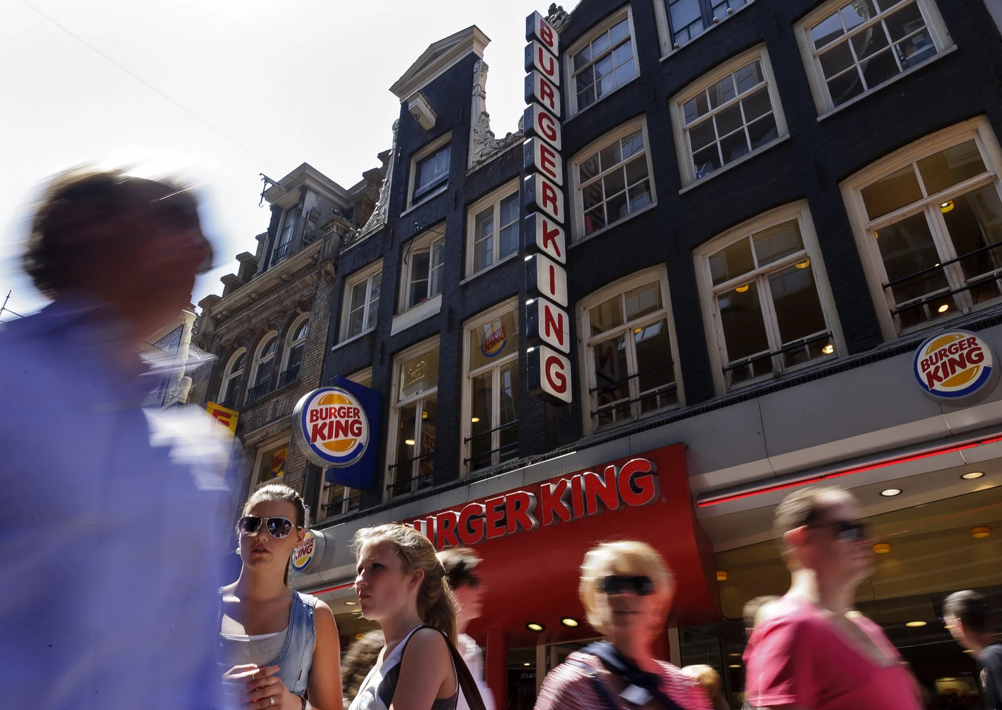 米バーガーキング、20日にＮＹＳＥに株式再上場－合併完了で - Bloomberg