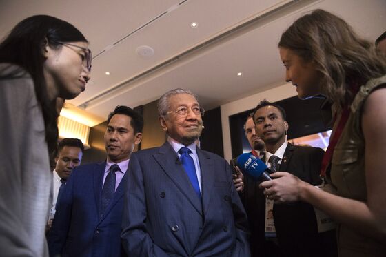 Anwar Hails ‘Good Meeting’ With Mahathir Amid Malaysia Rumors
