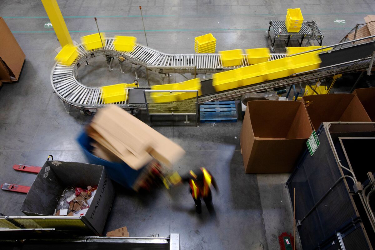 Amazon Warehouse Workers Nevada Can Press Pay Claims SCOTUS Bloomberg