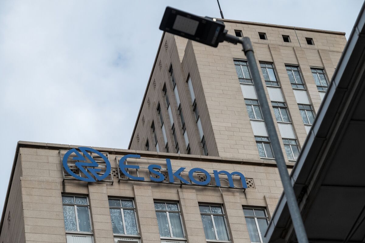 Eskom’s Biggest Union Demands 15% Increase Ahead of Wage Talks