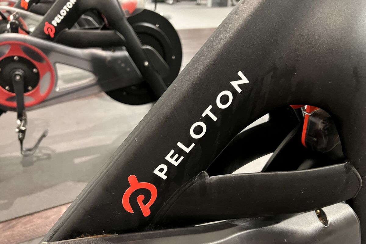 bloomberg.com - Samantha Murphy Kelly - Peloton Debuts a Commercial Bike and Treadmill Designed for Gyms