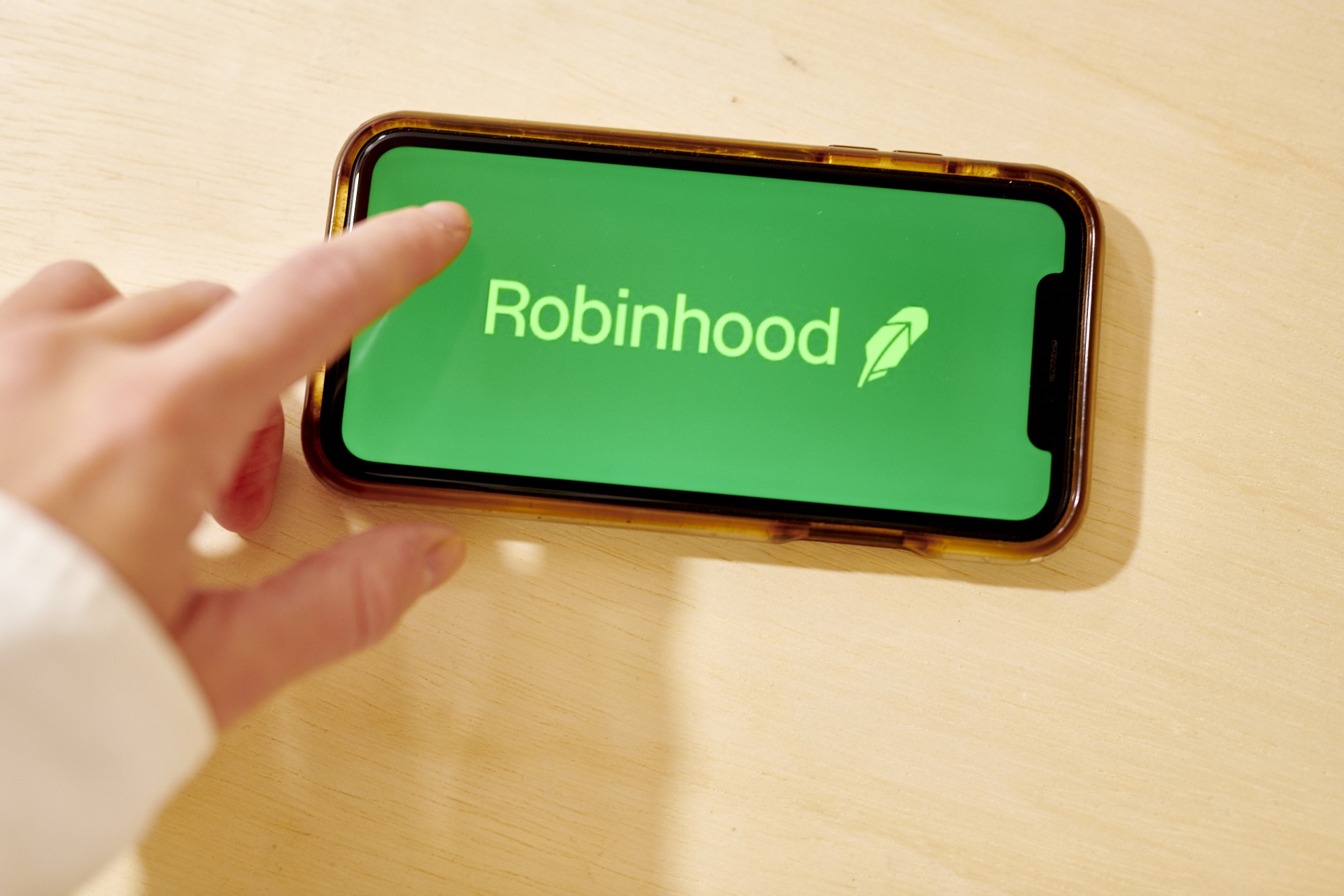 Robinhood Safety Review: Data Breaches and Gamification