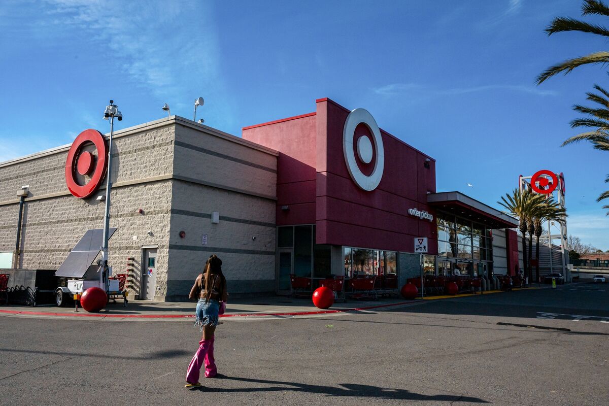 Target Shares Fall After Pulling Halloween Costume Evoking Blackface - Bloomberg